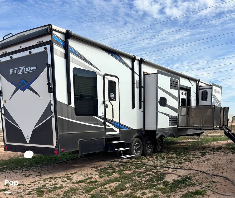 2021 Fuzion 424 by Keystone from Pop RVs in Casa Grande, Arizona