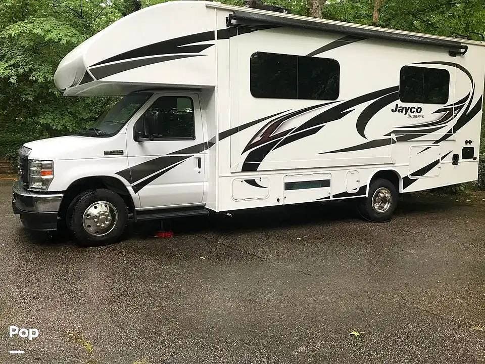 2021 Jayco Redhawk 24B - Used Class C For Sale by Pop RVs in Memphis, Tennessee features Air Conditioning, Awning, Leveling Jacks, Generator, Slideout