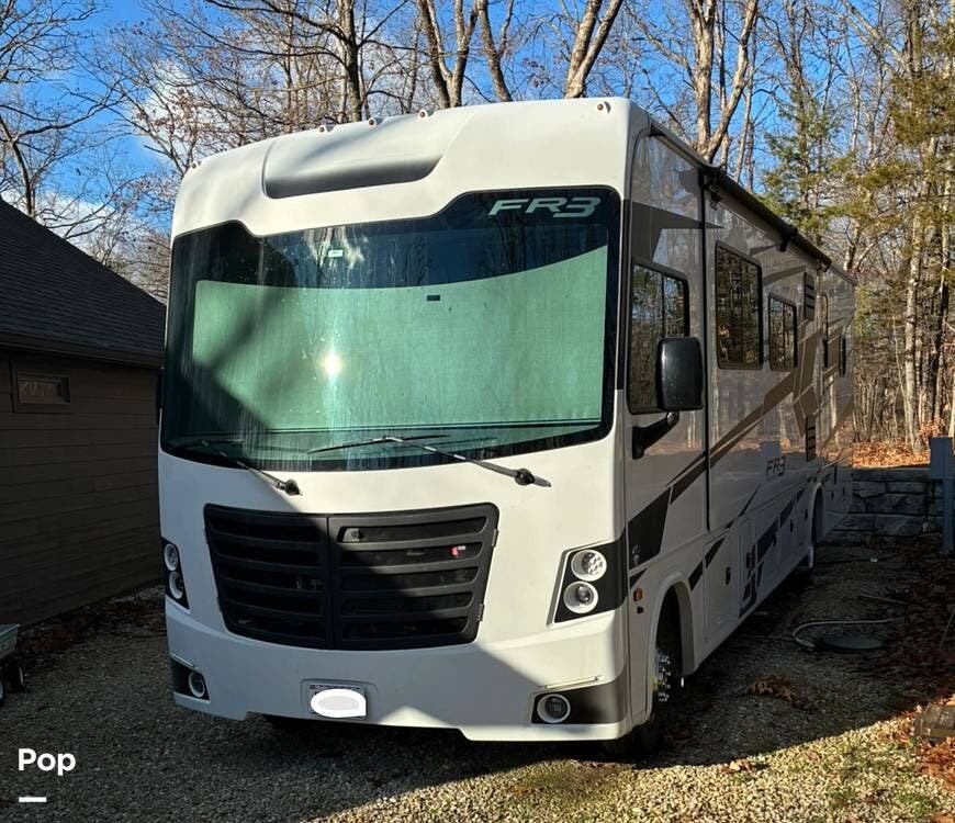 2023 Forest River FR3 33DS - Used Class A For Sale by Pop RVs in Warrenton, Missouri features Slideout