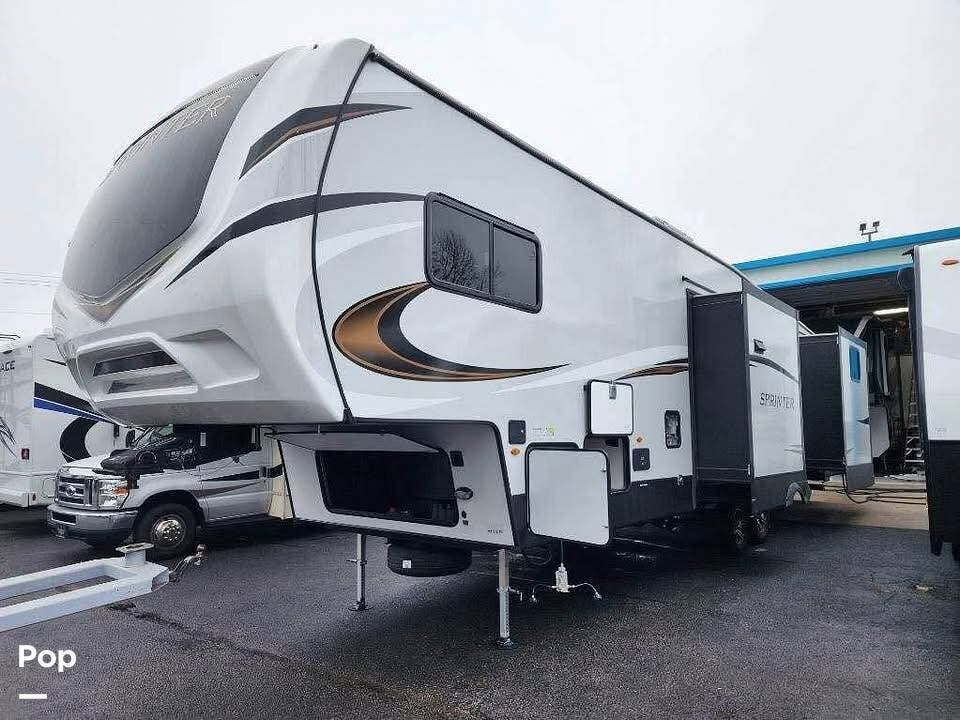 Used 2022 Keystone Sprinter 32BH available in Barnesville, Georgia
