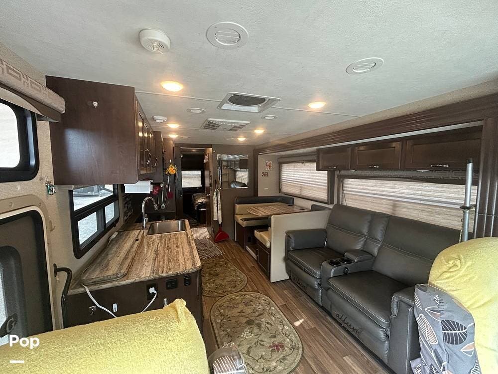 2018 A.C.E. 30.3 by Thor Motor Coach from Pop RVs in Summerfield, Florida