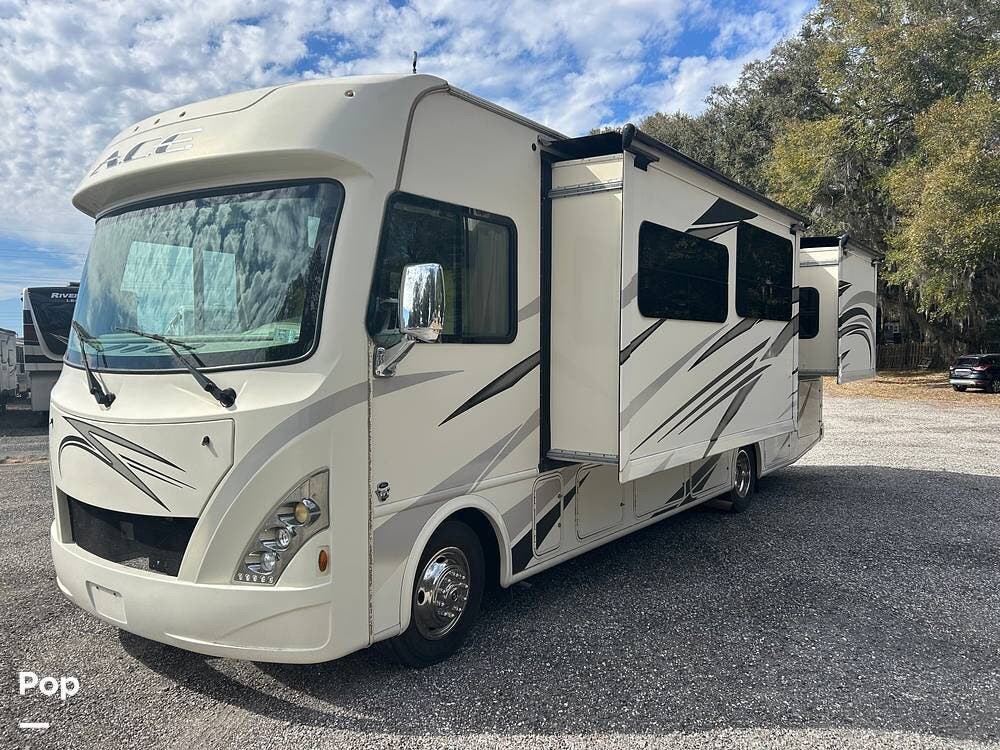 2018 Thor Motor Coach A.C.E. 30.3 - Used Class A For Sale by Pop RVs in Summerfield, Florida features Slideout, Awning, Generator, Air Conditioning