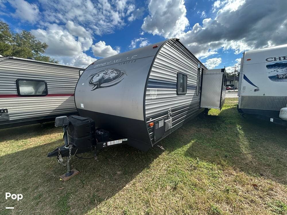 2019 Forest River Grey Wolf 29TE - Used Travel Trailer For Sale by Pop RVs in Ocala, Florida features Awning, Slideout, Air Conditioning