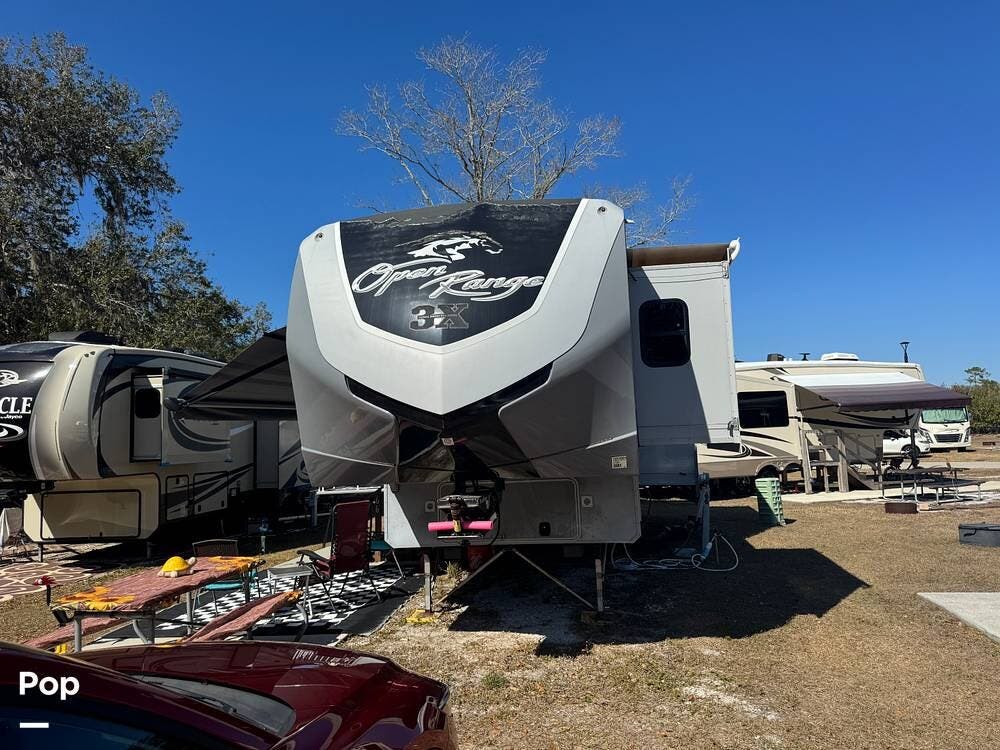 2016 Highland Ridge Open Range 3X349RLS - Used Fifth Wheel For Sale by Pop RVs in Arcadia, Florida features Air Conditioning, Leveling Jacks, Awning, Slideout