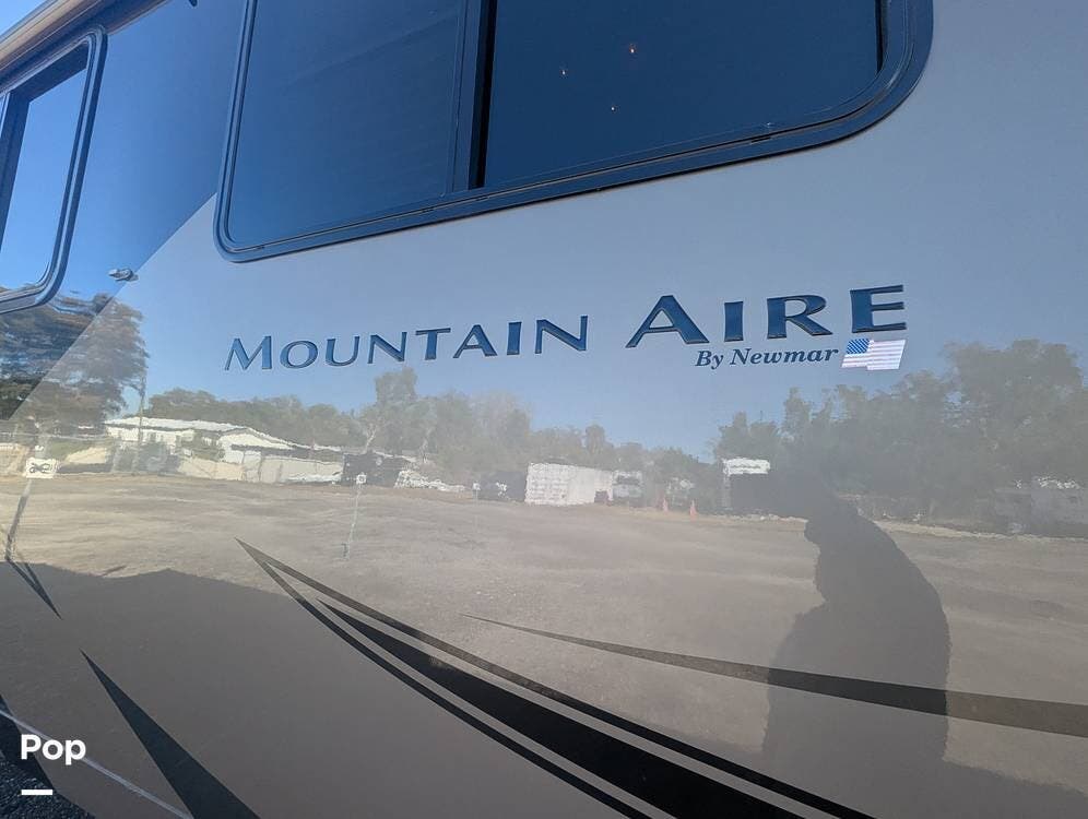 Used 2006 Newmar Mountain Aire 4304 available in Palmetto, Florida