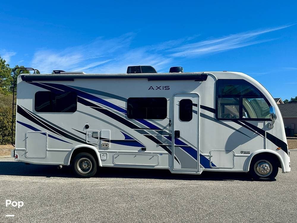 2023 Thor Motor Coach Axis 24.1. - Used Class A For Sale by Pop RVs in Myrtle Beach, South Carolina features Slideout, Generator, Air Conditioning, Awning