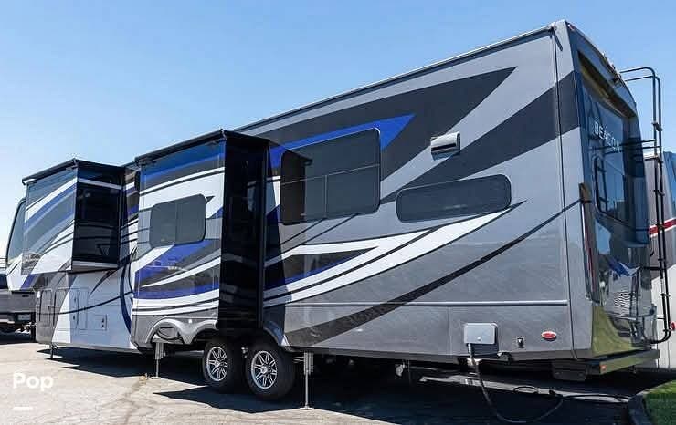 2022 Beacon 41LKB by Vanleigh from Pop RVs in Clifton, Tennessee