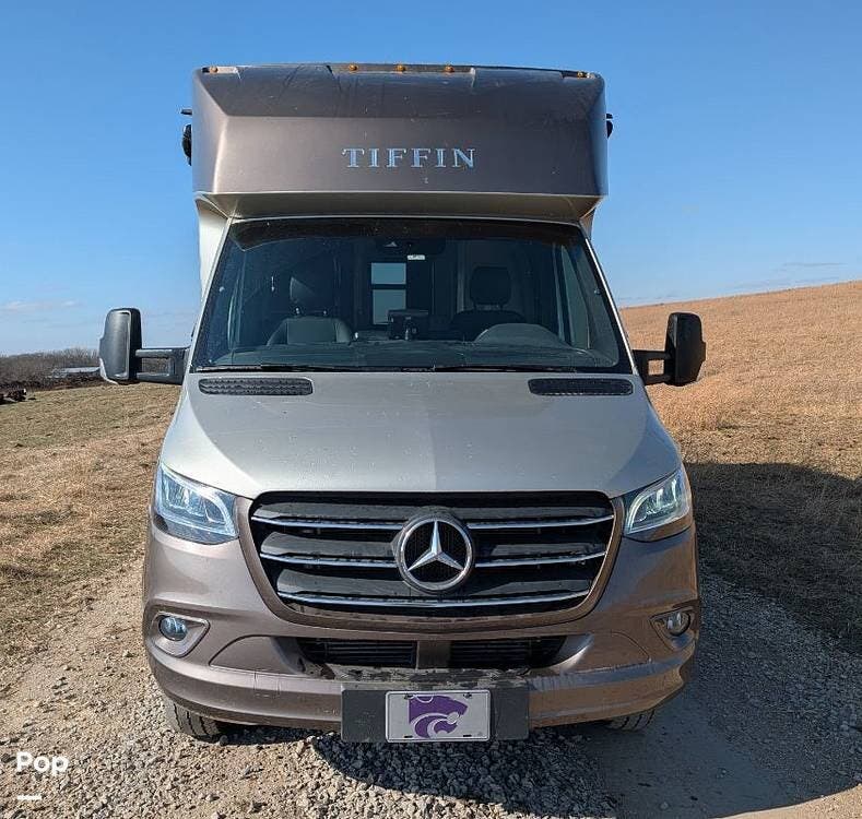 2021 Wayfarer 25RW by Tiffin from Pop RVs in Maple Hill, Kansas