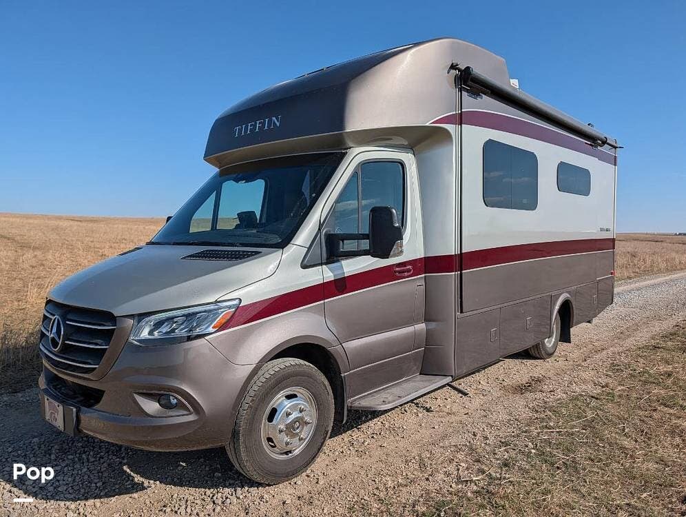 Used 2021 Tiffin Wayfarer 25RW available in Maple Hill, Kansas