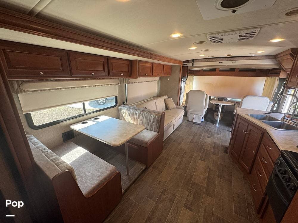 2019 Vista 32YE by Winnebago from Pop RVs in Port Charlotte, Florida