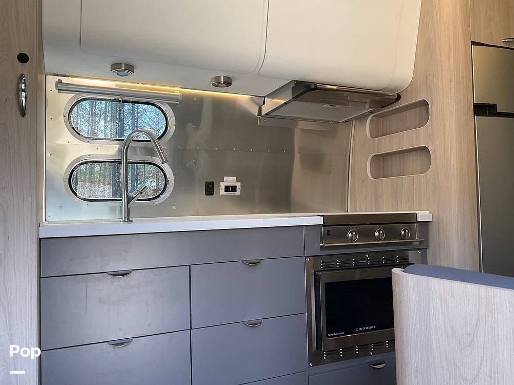 2020 Globetrotter 23FB Twin by Airstream from Pop RVs in Seneca, South Carolina