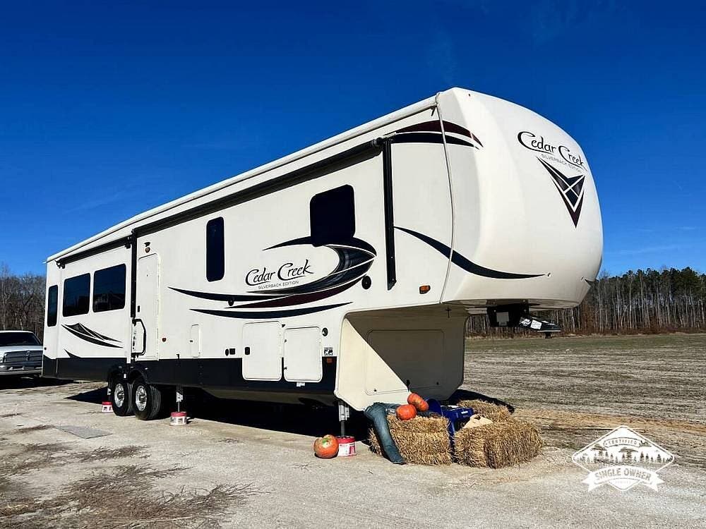 2021 Cedar Creek 37MBH by Forest River from Pop RVs in Vanceboro, North Carolina