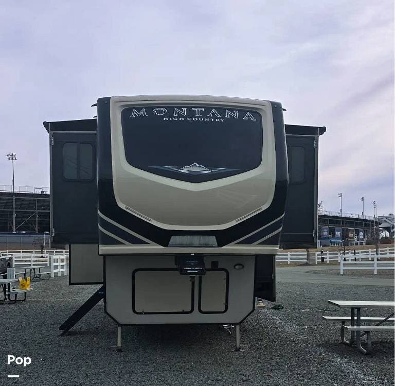2020 Montana High Country 381TH by Keystone from Pop RVs in Charlotte, North Carolina