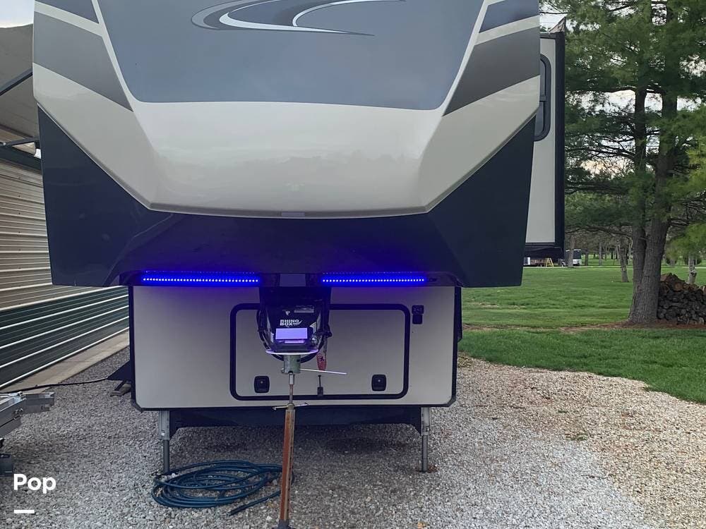 2021 Forest River Sandpiper 39BARK - Used Fifth Wheel For Sale by Pop RVs in Grove City, Ohio features Air Conditioning, Leveling Jacks, Slideout, Awning