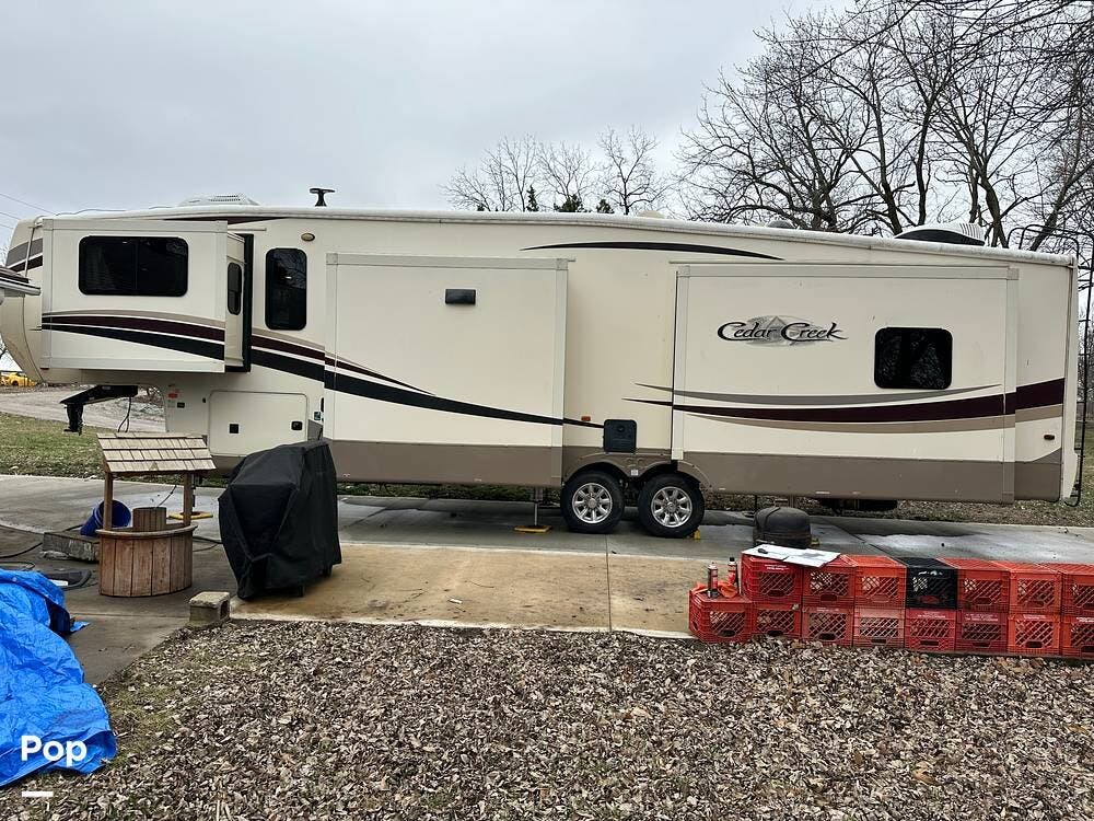 2018 Cedar Creek 38FLX by Forest River from Pop RVs in Kansas City, Missouri