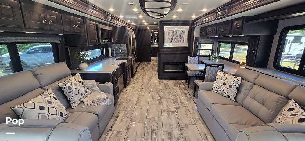 2024 Discovery LXE 40M by Fleetwood from Pop RVs in Guyton, Georgia