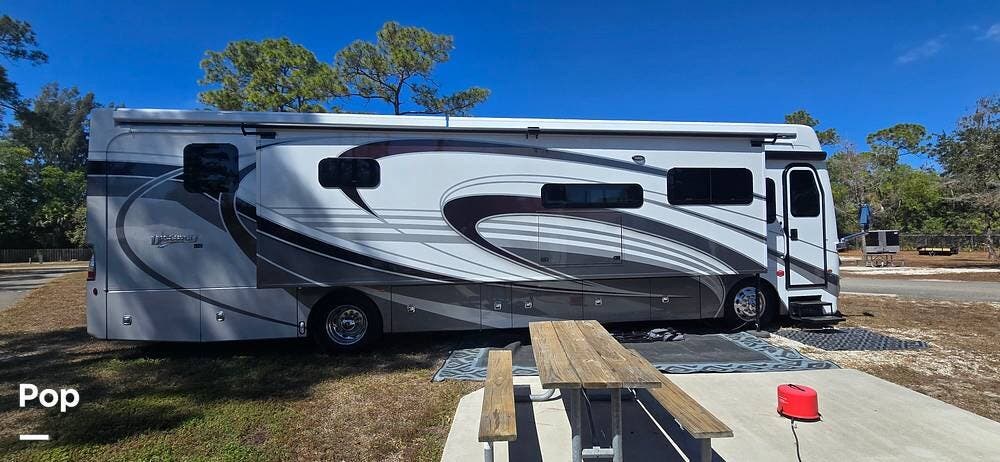 2024 Discovery LXE 40M by Fleetwood from Pop RVs in Guyton, Georgia