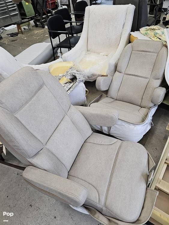 2013 Hurricane 32A by Thor Motor Coach from Pop RVs in Pasco, Washington