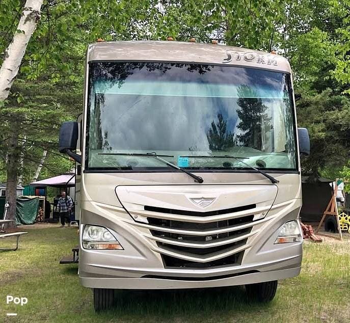 2014 Fleetwood Storm 32V - Used Class A For Sale by Pop RVs in Leesburg, Florida features Slideout