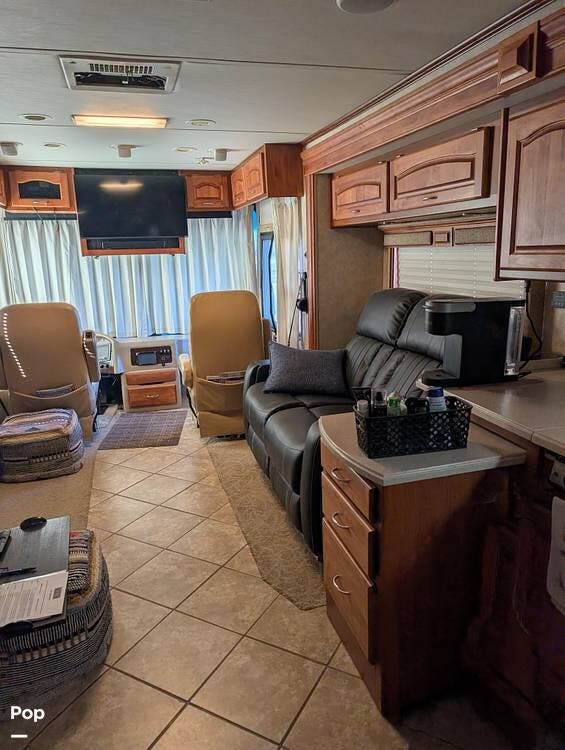 2007 Holiday Rambler Endeavor 40SFT - Used Diesel Pusher For Sale by Pop RVs in Valley View, Texas features Slideout, Leveling Jacks, Generator, Air Conditioning