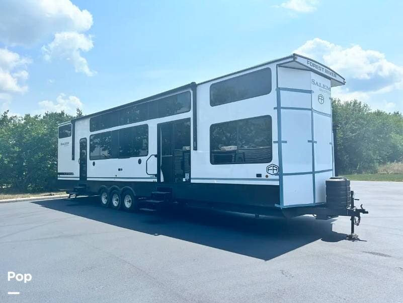 2025 Salem Grand Villa 44VIEW by Forest River from Pop RVs in Hollywood, Florida