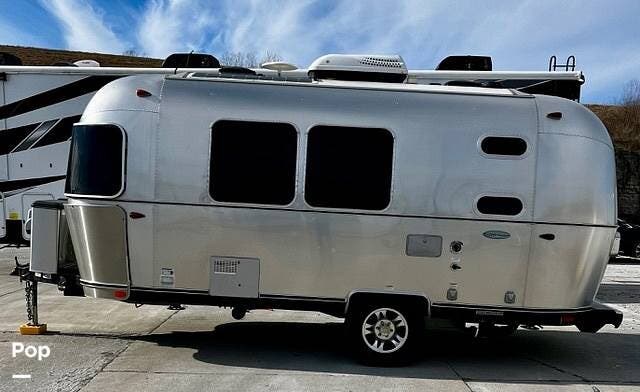 Used 2016 Airstream Flying Cloud 20FB available in Independence, Missouri