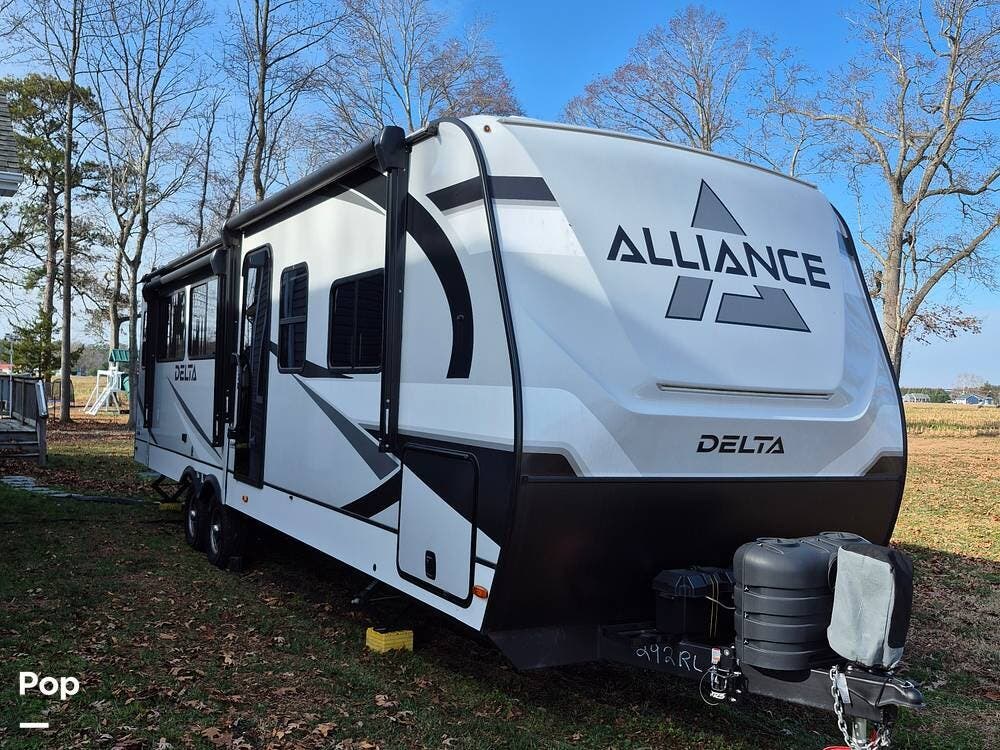 2025 Alliance RV Delta 292RL - Used Travel Trailer For Sale by Pop RVs in Lincoln, Delaware features Awning, Air Conditioning, Slideout
