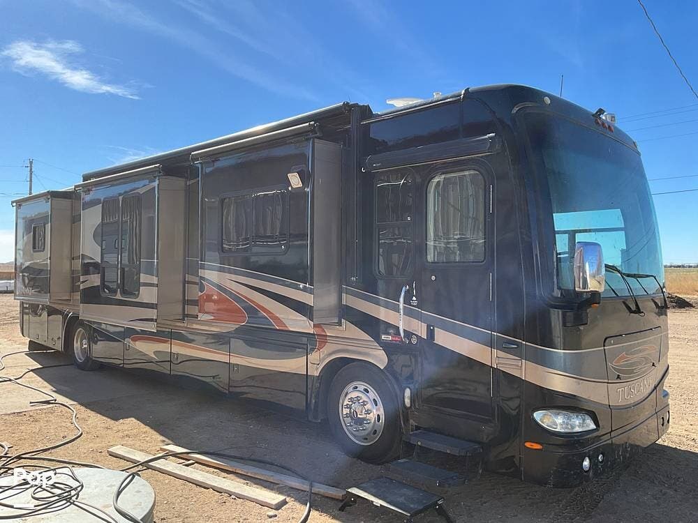 2007 Damon Tuscany 4055 - Used Diesel Pusher For Sale by Pop RVs in Garden City, Kansas features Air Conditioning, Generator, Awning, Slideout