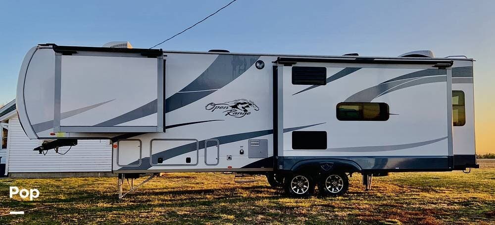 2019 Highland Ridge Open Range 314RLS - Used Fifth Wheel For Sale by Pop RVs in Delaware, Ohio features Air Conditioning, Slideout