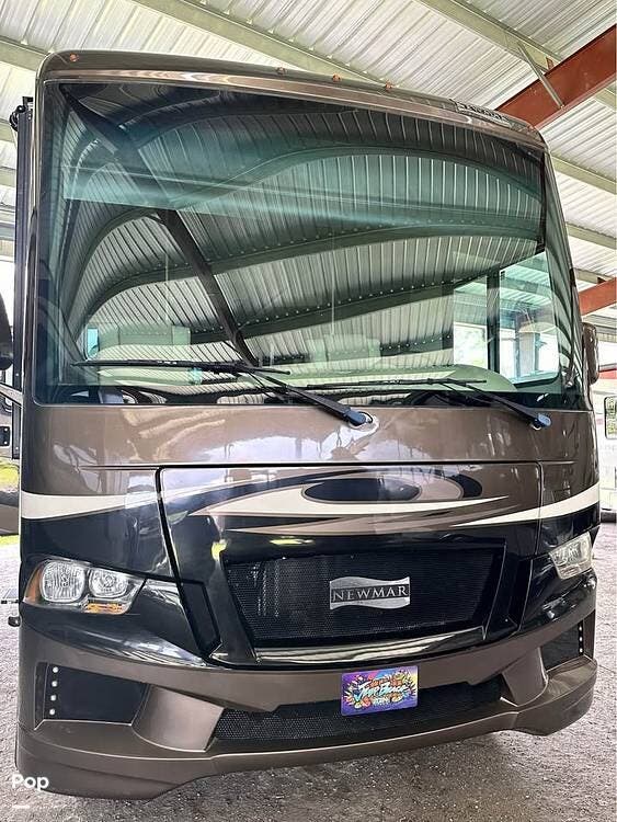 Used 2018 Newmar Bay Star 3403 available in Lady Lake, Florida