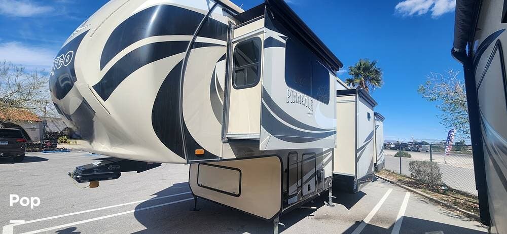 2015 Jayco Pinnacle 38FLSA - Used Fifth Wheel For Sale by Pop RVs in Las Vegas, Nevada features Air Conditioning, Leveling Jacks, Slideout, Generator, Awning