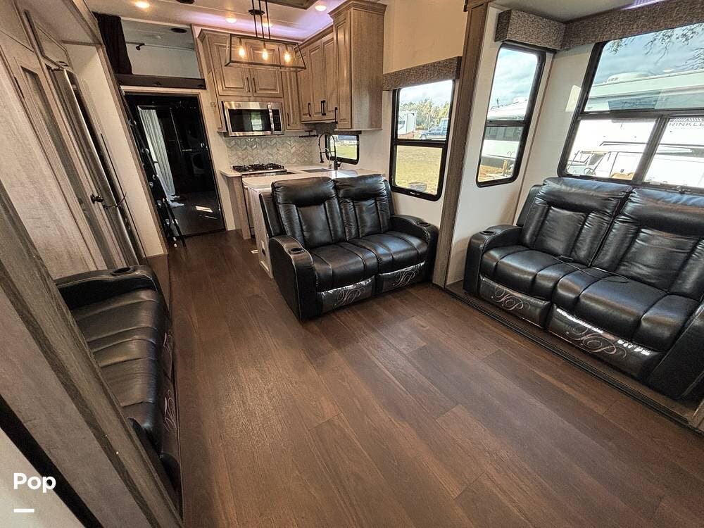 2023 Dutchmen Voltage 4225 - Used Fifth Wheel For Sale by Pop RVs in South Clermont, Florida features Slideout