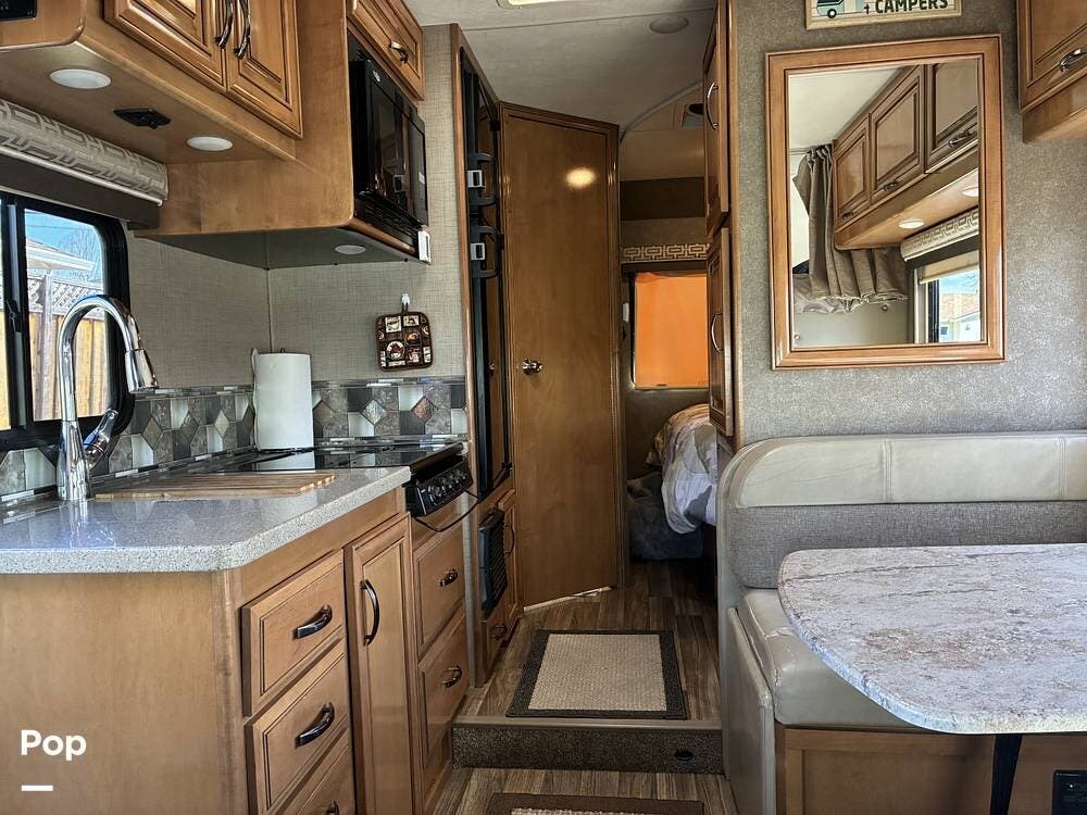 2018 Thor Motor Coach Quantum GR22 - Used Class C For Sale by Pop RVs in San Jose, California features Slideout, Air Conditioning, Awning, Generator