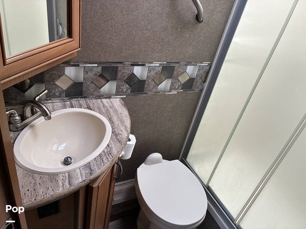 2018 Quantum GR22 by Thor Motor Coach from Pop RVs in San Jose, California