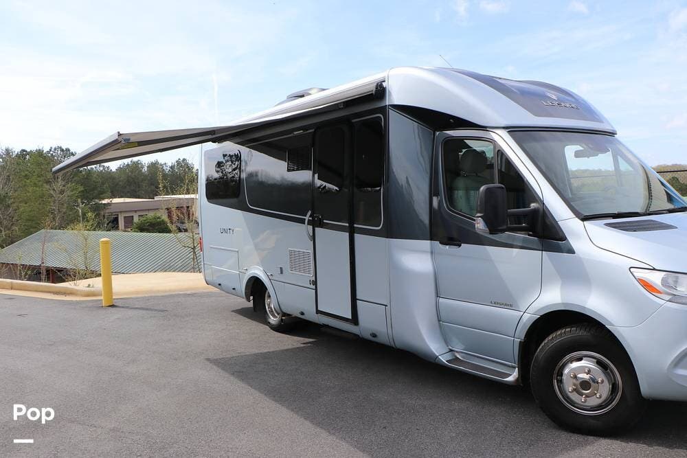 2020 Leisure Travel Unity Leisure Travel  24RL - Used Class C For Sale by Pop RVs in Cumming, Georgia features Air Conditioning, Generator, Leveling Jacks, Awning