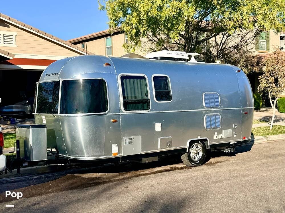 2019 Airstream Sport 22FB - Used Travel Trailer For Sale by Pop RVs in Mesa, Arizona features Awning, Air Conditioning, Leveling Jacks