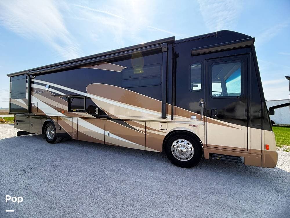 2015 Winnebago Journey 36M - Used Diesel Pusher For Sale by Pop RVs in Utica, Kentucky features Leveling Jacks, Awning, Generator, Air Conditioning, Slideout