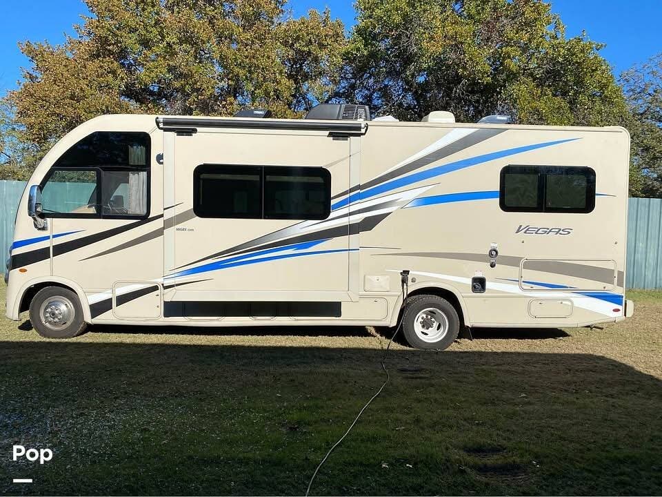 2018 Vegas 25.4 by Thor Motor Coach from Pop RVs in Granbury, Texas