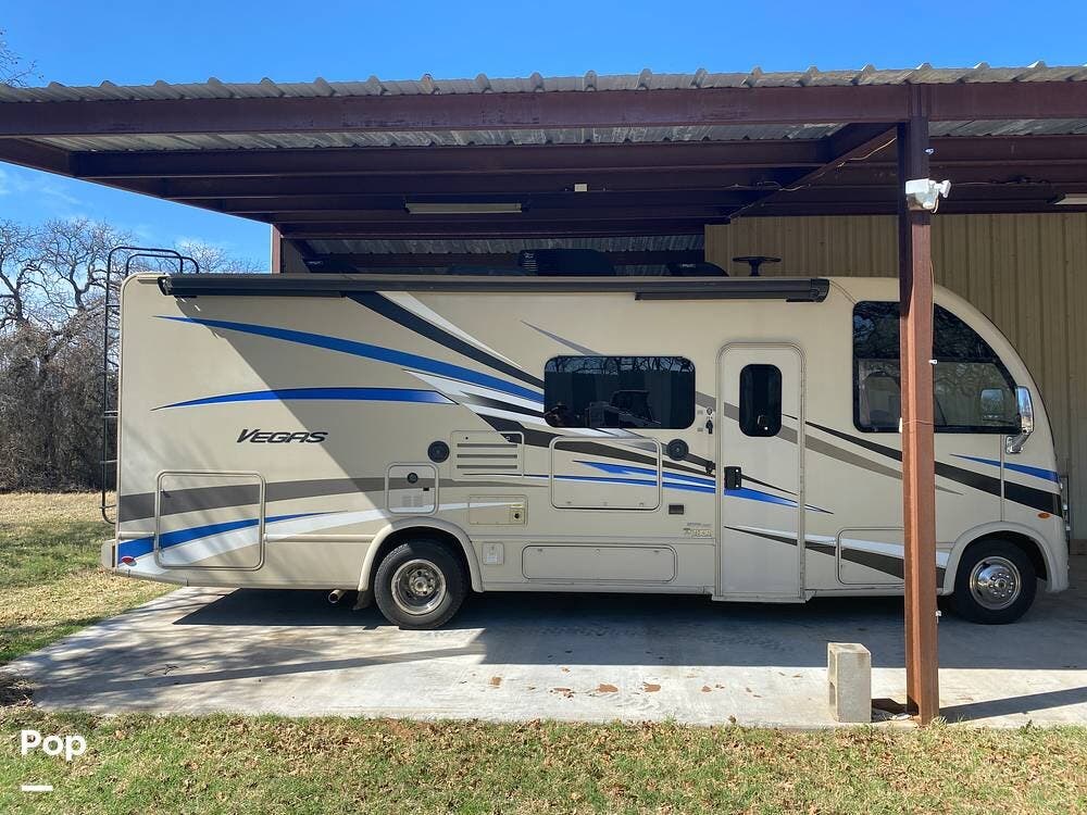 2018 Thor Motor Coach Vegas 25.4 - Used Class A For Sale by Pop RVs in Granbury, Texas features Slideout, Air Conditioning, Generator, Awning