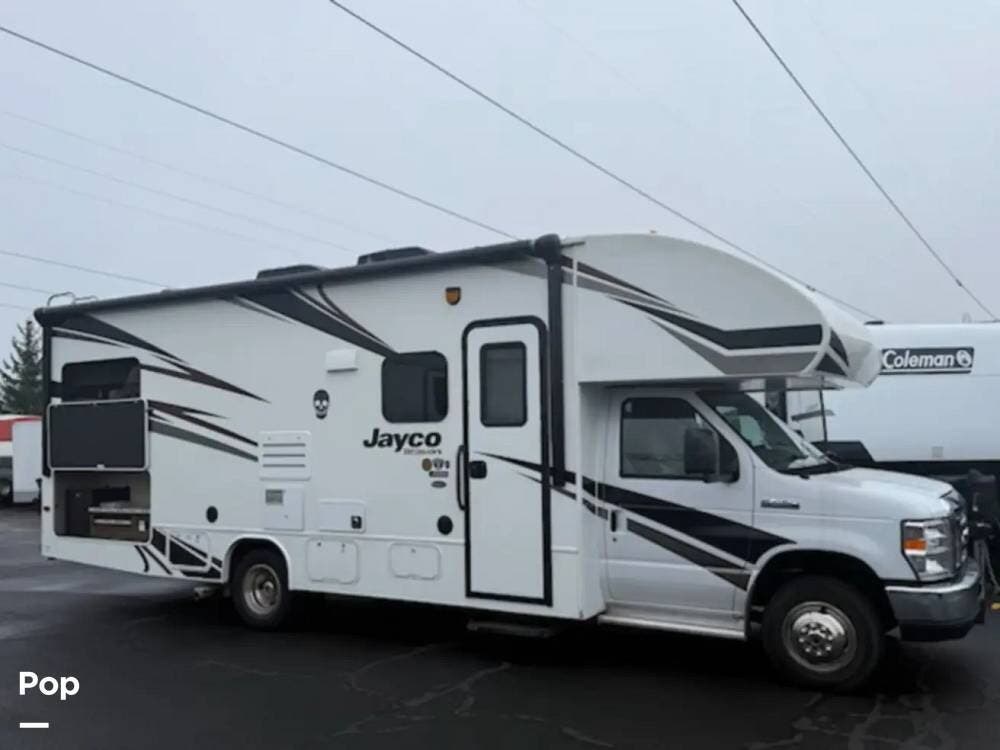 2019 Jayco Redhawk 25R - Used Class C For Sale by Pop RVs in Wilsonville, Oregon features Slideout, Leveling Jacks, Awning, Generator, Air Conditioning