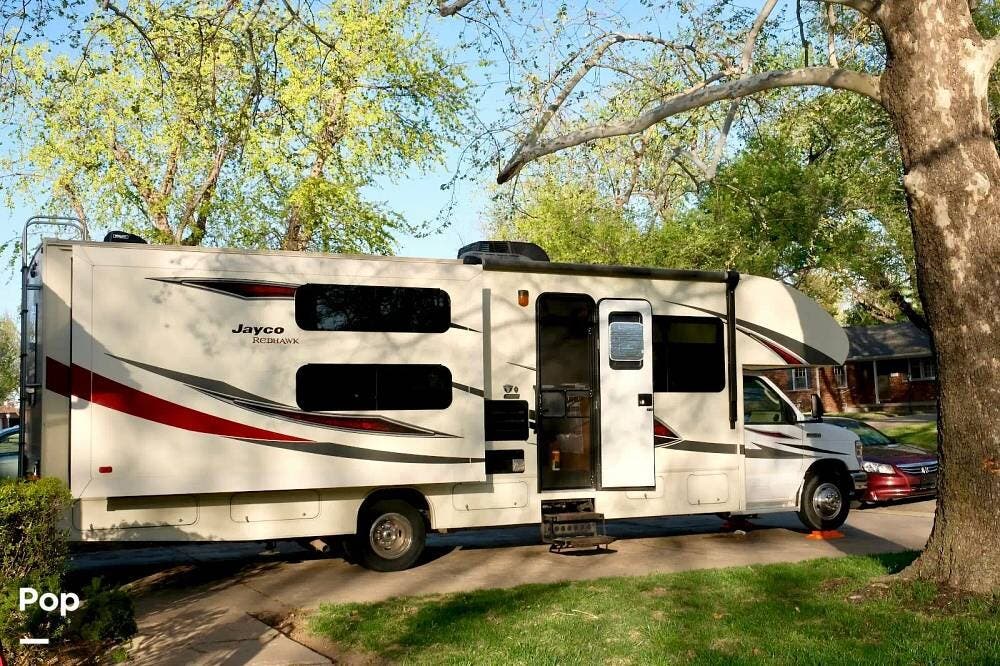 2017 Jayco Redhawk 31XL - Used Class C For Sale by Pop RVs in Wichita, Kansas features Slideout