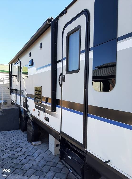 2018 Jayco White Hawk 27RB - Used Travel Trailer For Sale by Pop RVs in Clermont, Florida features Slideout