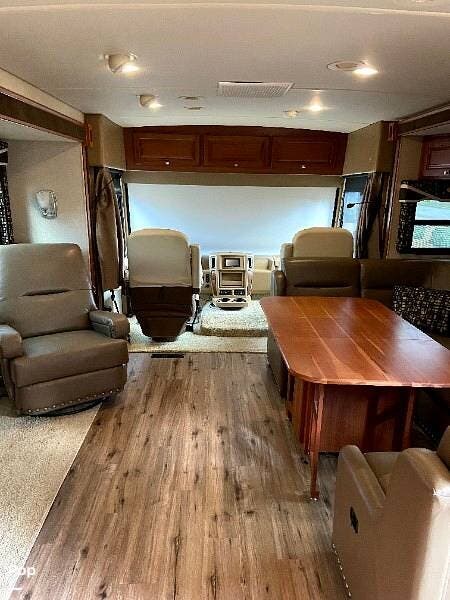 2014 Sightseer 35G by Winnebago from Pop RVs in Liberty Hill, Texas