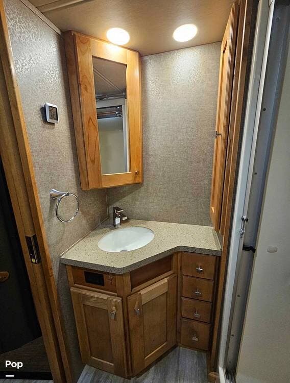 Used 2019 Tiffin Vanleigh Vilano 385RD available in Morriston, Florida