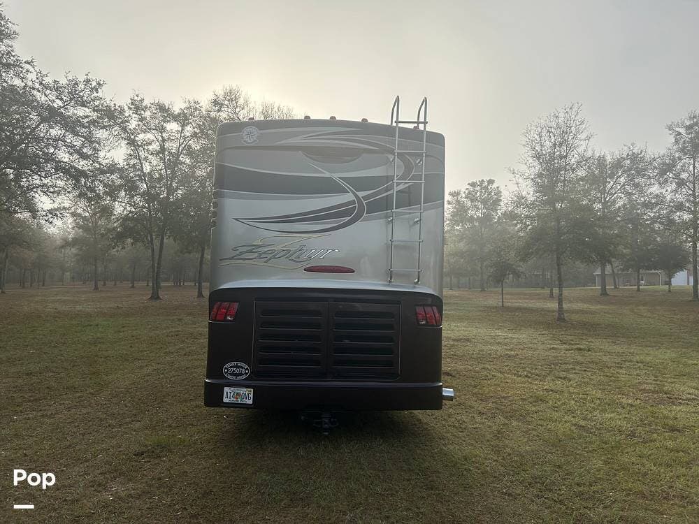 2007 Tiffin Zephyr 45QSZ - Used Diesel Pusher For Sale by Pop RVs in Williston, Florida features Generator, Awning, Air Conditioning, Leveling Jacks, Slideout