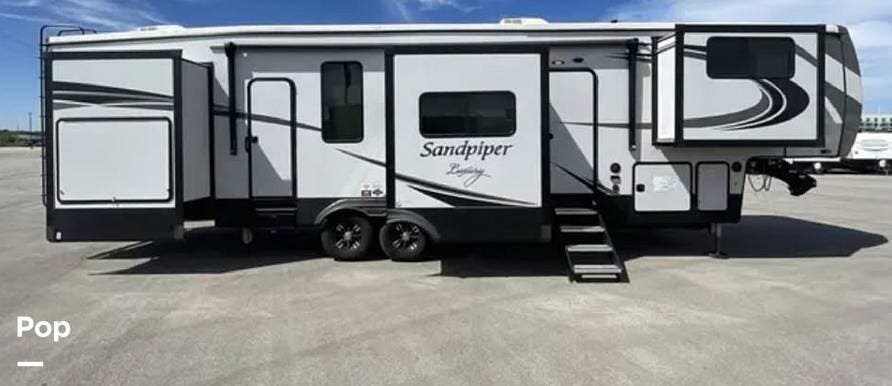 2022 Forest River Sandpiper 38FKOK - Used Fifth Wheel For Sale by Pop RVs in Spring Hill, Kansas features Slideout