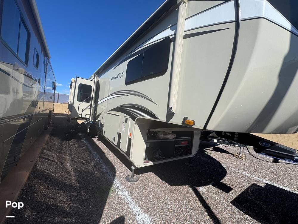 2022 Jayco Pinnacle 36SSWS - Used Fifth Wheel For Sale by Pop RVs in New River, Arizona features Leveling Jacks, Air Conditioning, Awning, Slideout