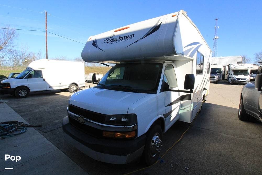 2020 Coachmen Freelander 22XG - Used Class C For Sale by Pop RVs in Kettering, Ohio features Air Conditioning, Awning, Generator