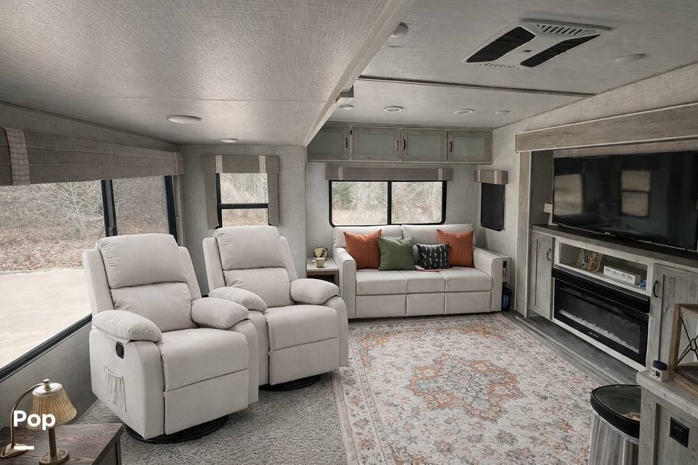 2022 Forest River Impression 280rl - Used Fifth Wheel For Sale by Pop RVs in Longview, Texas features Slideout