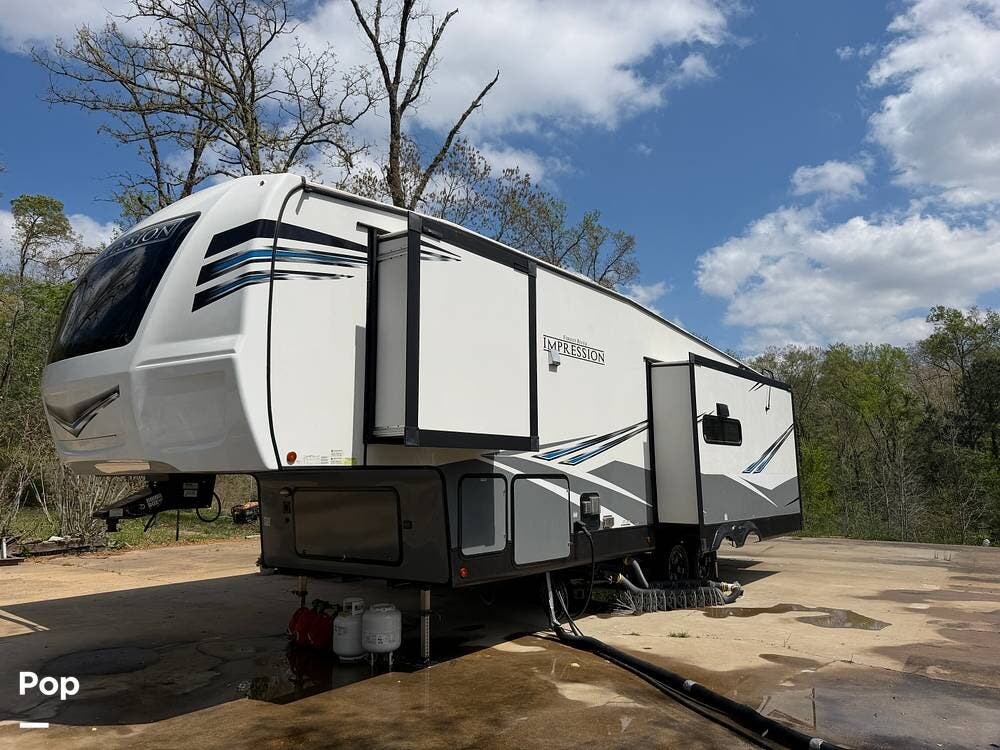 2022 Forest River Impression 280RL - Used Fifth Wheel For Sale by Pop RVs in Longview, Texas features Air Conditioning, Slideout, Awning